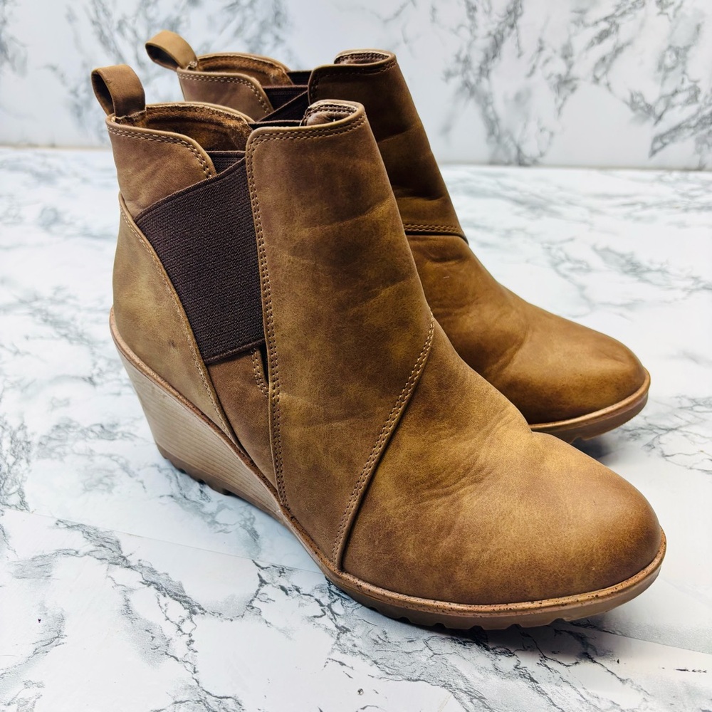 Elegant Brown Wedge Wendy Ankle Booties Size 7